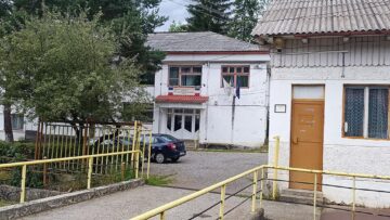 La sediul Sucursalei Crucea a CNU bate vântul