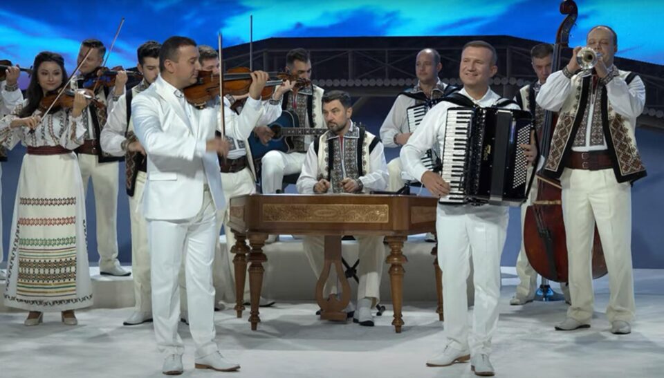 Orchestra „Frații Advahov”