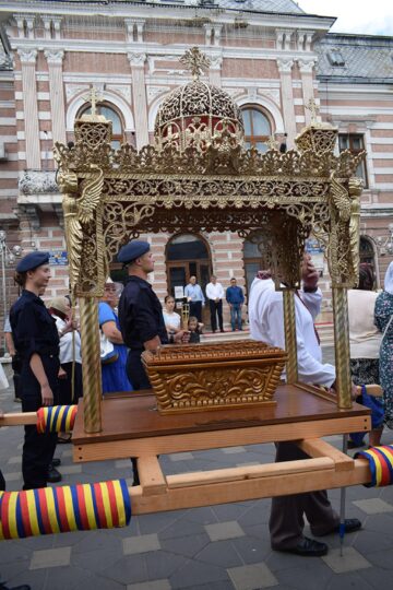 Procesiune religioasă cu moaștele Sfinților Epictet și Astion