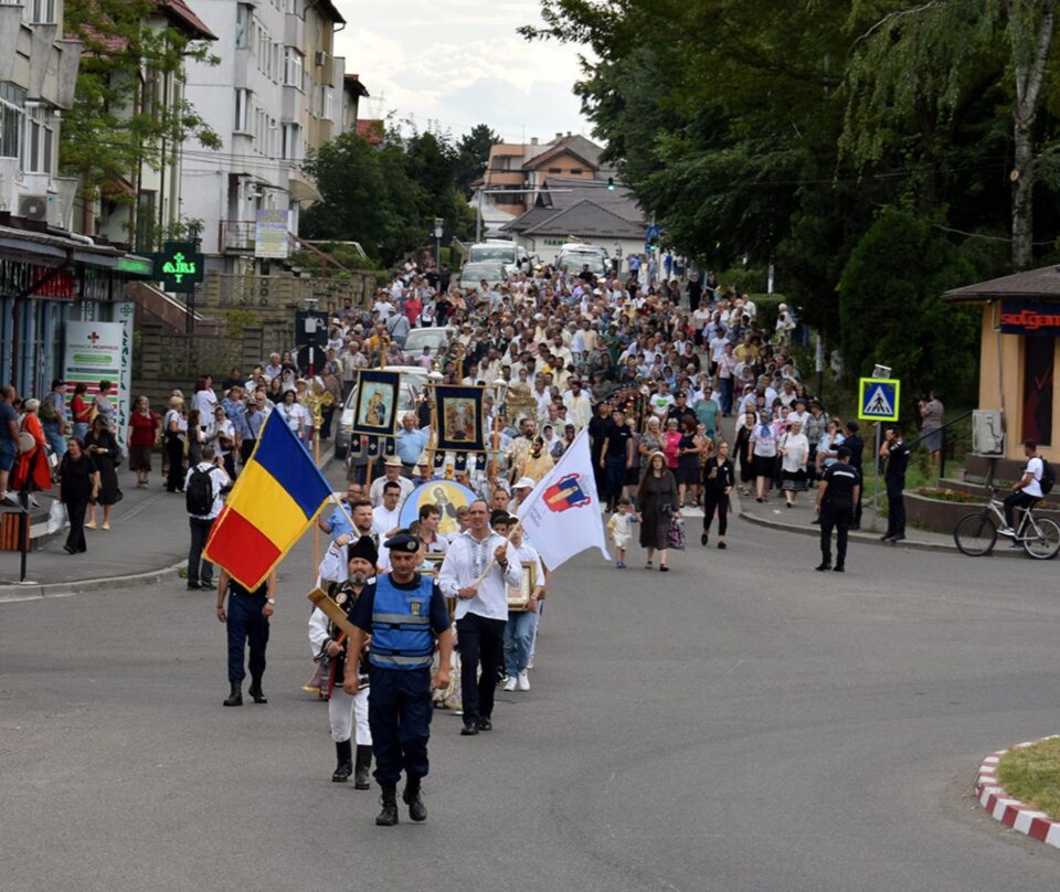 Procesiune religioasă cu moaștele Sfinților Epictet și Astion