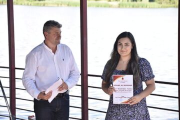Primarul Cătălin Coman și Simina Buculei