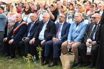 Sute de credincioși au participat, miercuri, la resfințirea bisericii monument a Mănăstirii „Sfântul Ilie” Șcheia