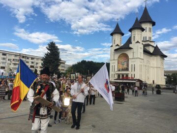 Procesiune religioasă cu moaștele Sfinților Epictet și Astion