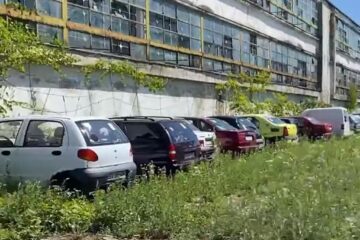 Mașini abandonate pe străzile Sucevei, scoase la licitație joia viitoare, pe câteva sute de euro
