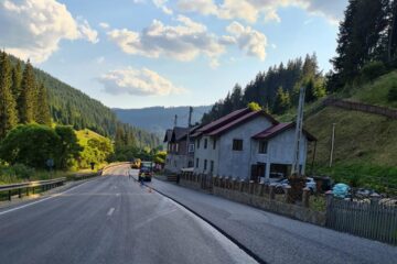 Lucrări covor asfaltic zona Iacobeni