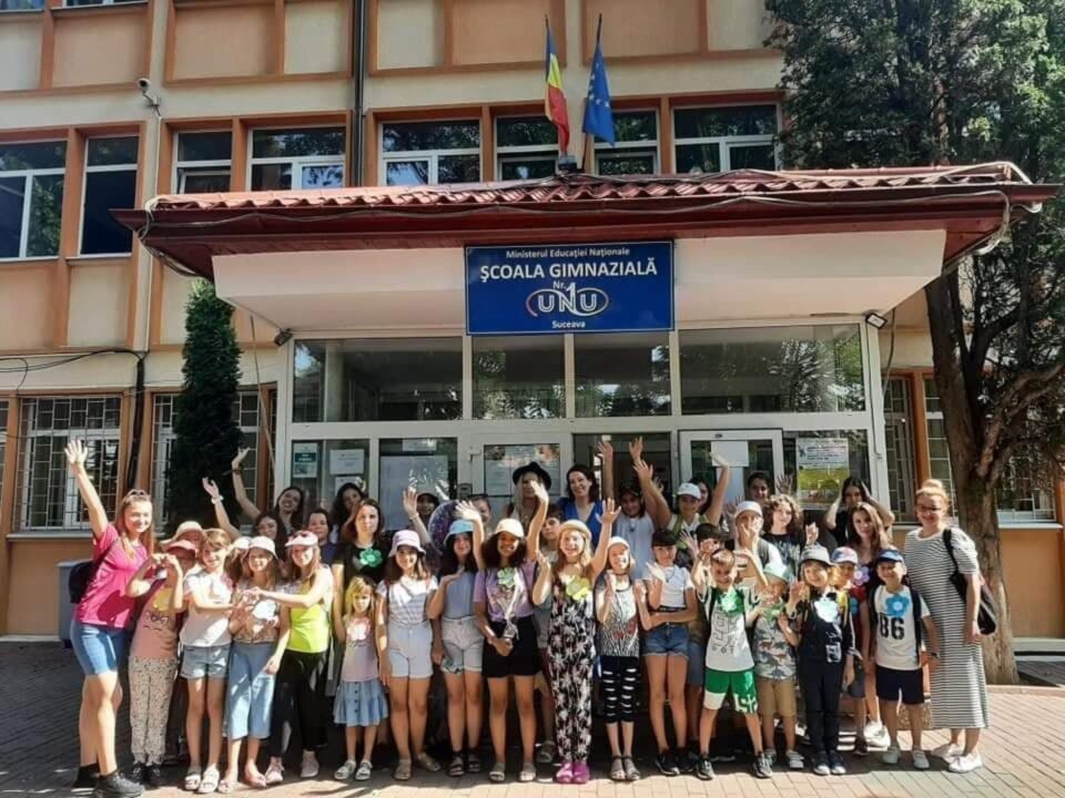Activități educative și de recreere pentru zeci de elevi, la Școala de vară francofonă