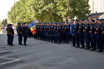 Elevii Școlii de Subofițeri Jandarmi Fălticeni au depus jurământul în centrul municipiului