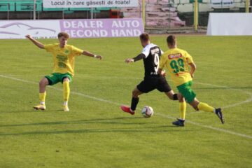 Șomuz și Foresta se întâlnesc într-un meci amical pe Stadionul „Constantin Jamaischi”. Foto Codrin Anton (FotoSport)