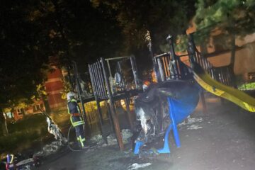 Spațiu de joacă distrus în incendiu