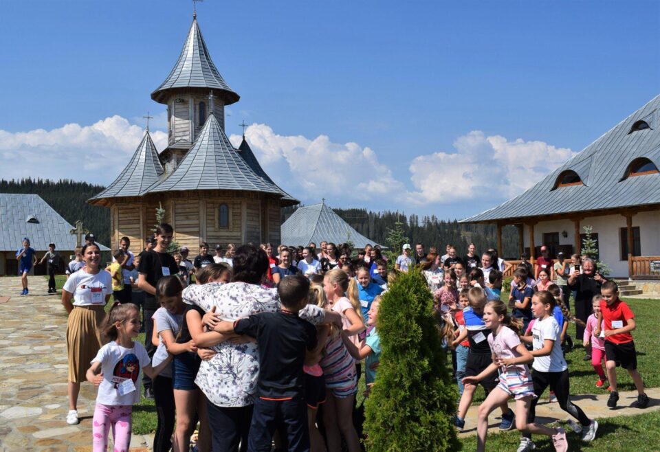150 de copii au participat la Tabăra de vară „Mai aproape de cer”, ediția a II-a, la Schitul „Sf. Ilie” Salaș