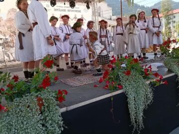 Grupul Gura Izvorului din Vatra Moldoviței