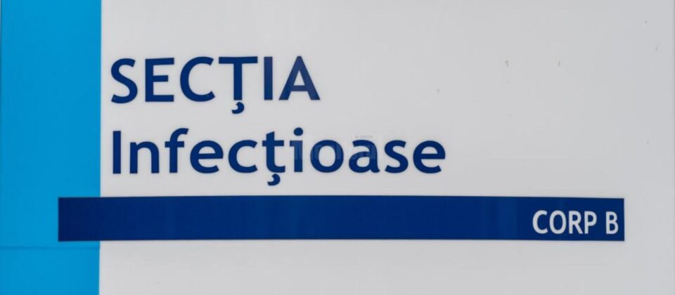 Primul caz de botulism la un copil, consemnat în județul Suceava, la o fetiță în vârstă de 7 ani Primul caz de botulism la un copil, consemnat în județul Suceava, la o fetiță în vârstă de 7 ani
