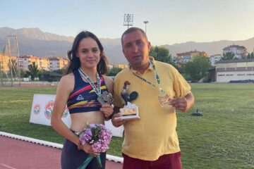 Claudia Ionela Costiuc alături de antrenorul Cristian Prâsneac