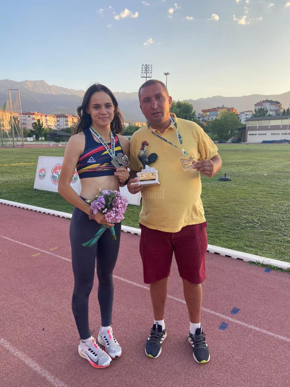 Claudia Ionela Costiuc alături de antrenorul Cristian Prâsneac