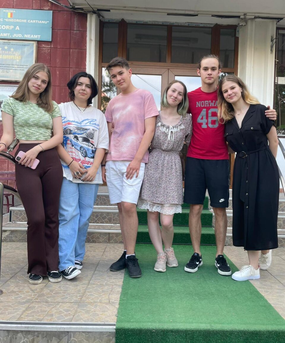 Lotul sucevean - Negară Elise Ștefania, Panaite Ilinca, Voloșin Andrei, Butulescu Ioana, Flutur Mihnea Viorel, Radu Ștefana Lotul sucevean - Negară Elise Ștefania, Panaite Ilinca, Voloșin Andrei, Butulescu Ioana, Flutur Mihnea Viorel, Radu Ștefana