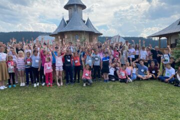150 de copii au participat la Tabăra de vară „Mai aproape de cer”, ediția a II-a, la Schitul „Sf. Ilie” Salaș
