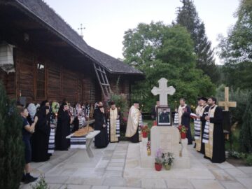Parastas pentru Stavrofora Irina Pântescu, întâia stareță a Mănăstirii Voroneț, în ajunul sărbătorii Sf. Mare Mucenic și Tămăduitor Pantelimon
