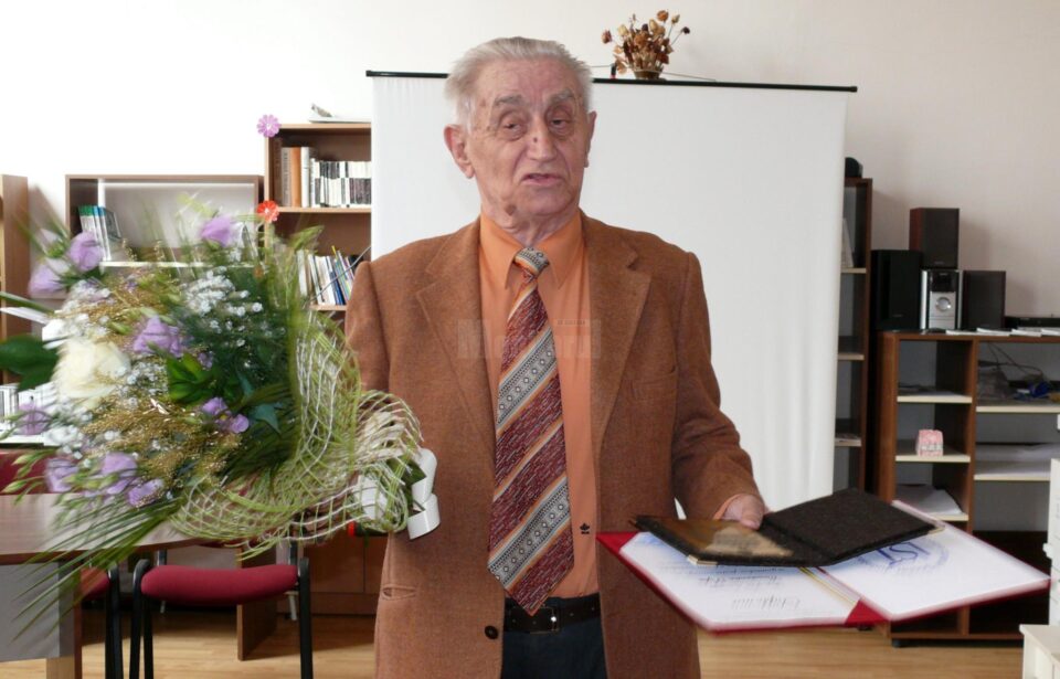 Profesorul emerit Constantin Popa