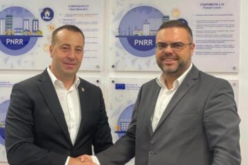 Viceprimarul Lucian Harșovschi și directorul PNRR Dragoș Buhociu