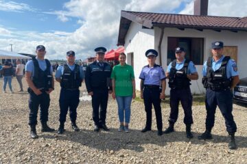 Specialiștii antidrog, prezenți cu recomandări și informații în Poiana Stampei
