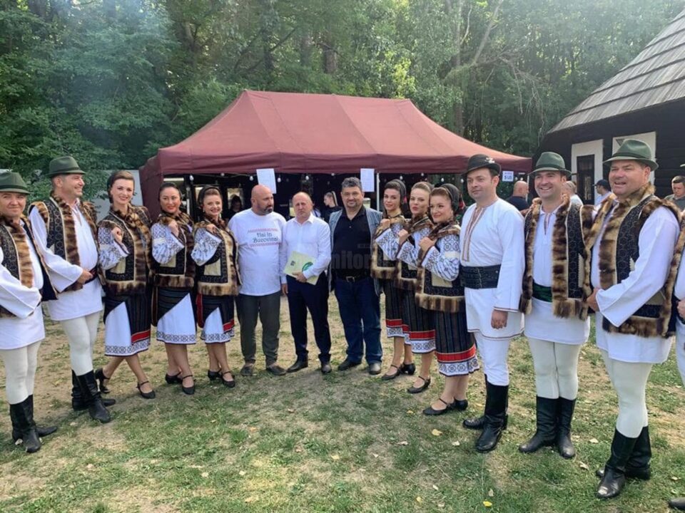 Cătălin Scărlătescu cu Neculai Barbă, Emil Ursu și Ansamblul Ciprian Porumbescu
