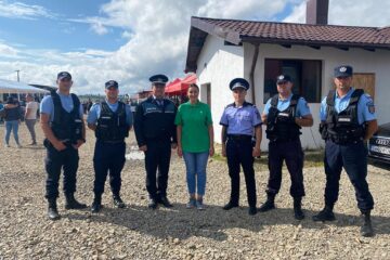 Specialiștii antidrog, prezenți cu recomandări și informații în Poiana Stampei