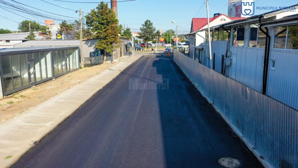 Covorul asfaltic turnat pe strada Bazarului pe o suprafață de 3562 mp