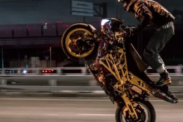 În cadrul Bucovina Motorfest, doi motocicliști din Ungaria vor oferi un spectacol de cascadorii pe două roți în parcare la Iulius Mall Suceava