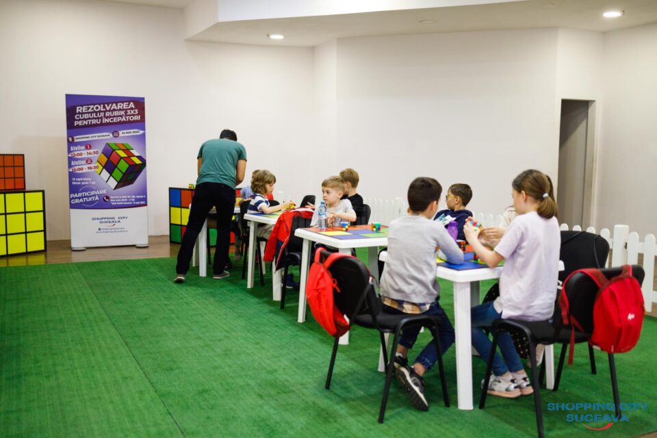 Ateliere gratuite de cub Rubik 3x3 la Shopping City Suceava