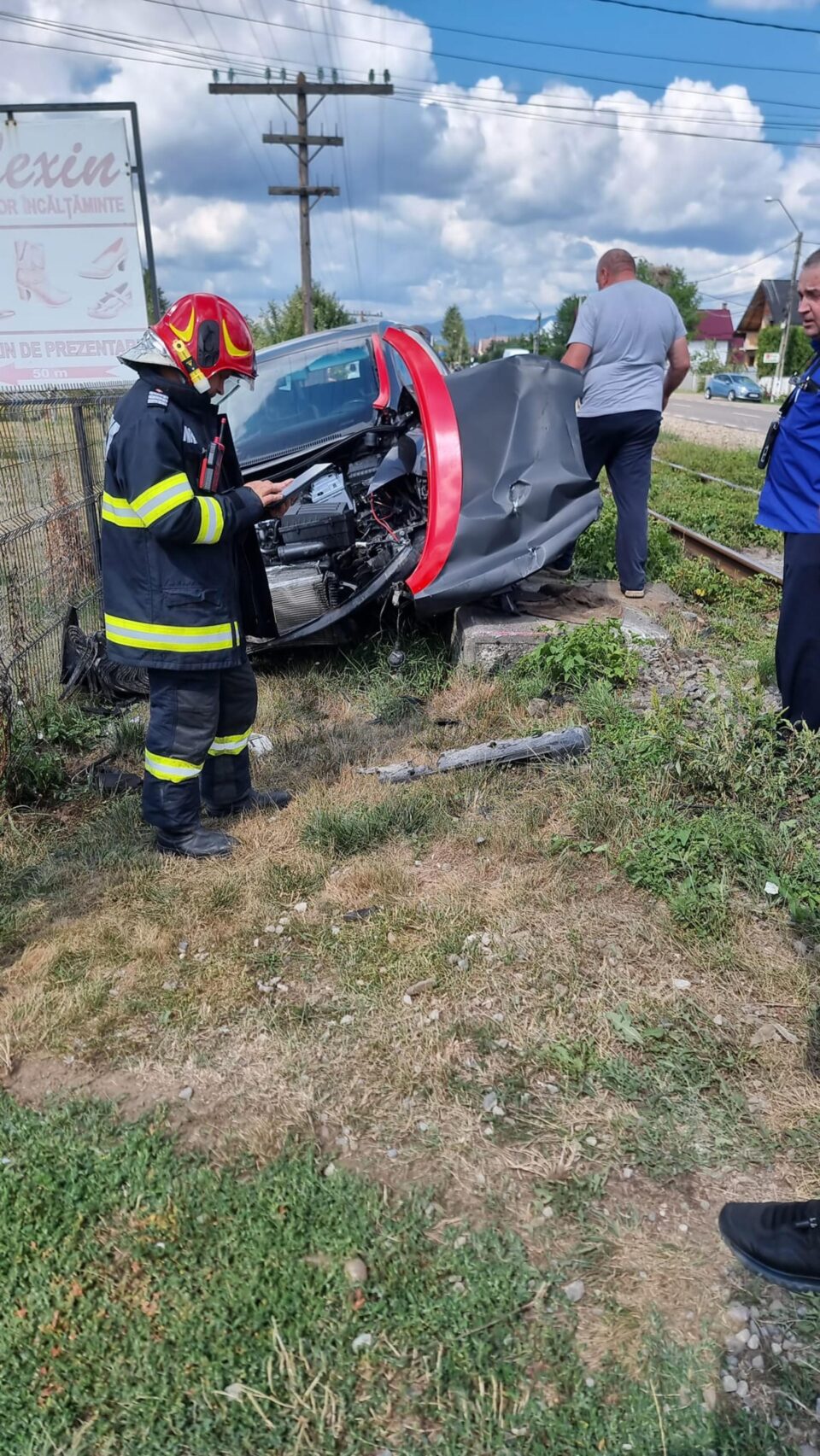 Mașină lovită de tren, la Bivolărie