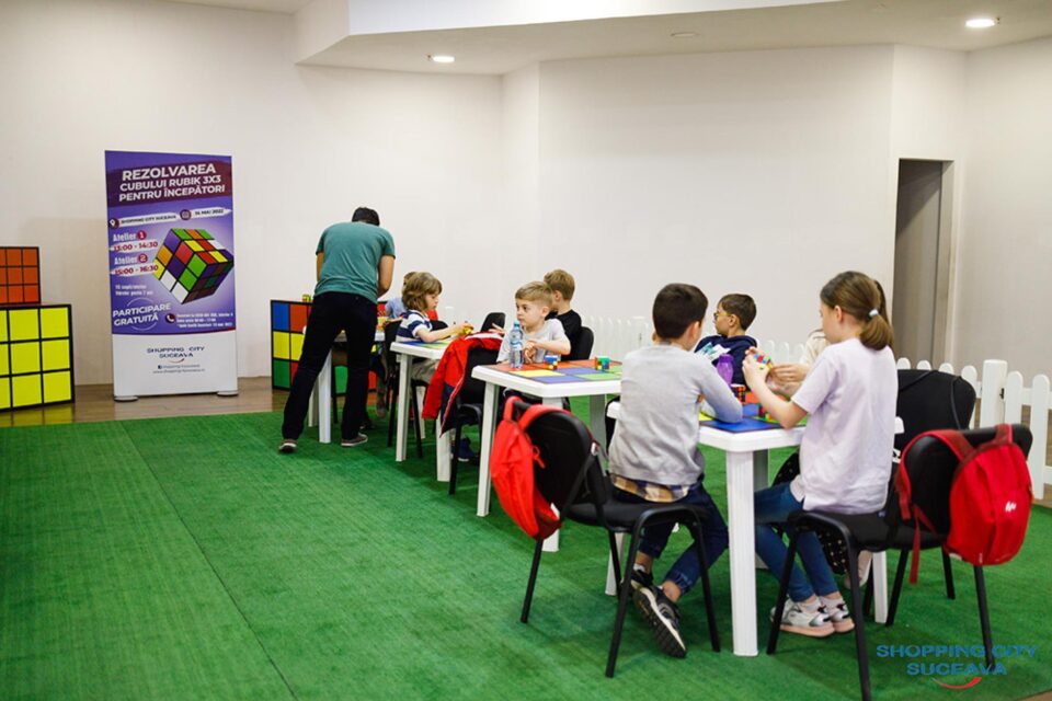 Ateliere de cub Rubik 3x3 pentru începători, la Shopping City Suceava