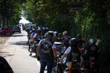 Peste 300 de moticicliști au participat la o paradă pe străzile din Suceava în cadrul Bucovina Motorfest