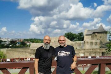 Marius Lup și Relu Nica, doi dintre trainerii de la tabăra de supraviețuire