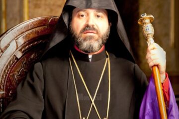 Preasfințitul Episcop Datev Hagopian, prezent la programul liturgic oficiat cu prilejul Hramului Bisericii închinate Adormirii Maicii Domnului