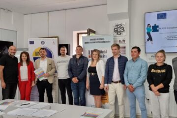 10 tineri NEETs, câștigători ai competiției de idei de planuri de afaceri