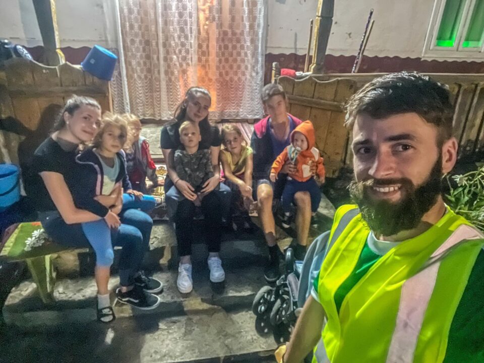 ASCOR continuă campania de ajutorare a unei familii din Liteni - Moara, pentru consolidarea locuinței, construirea unei băi și a unei bucătării