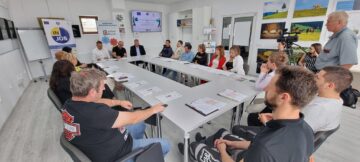 10 tineri NEETs, câștigători ai competiției de idei de planuri de afaceri