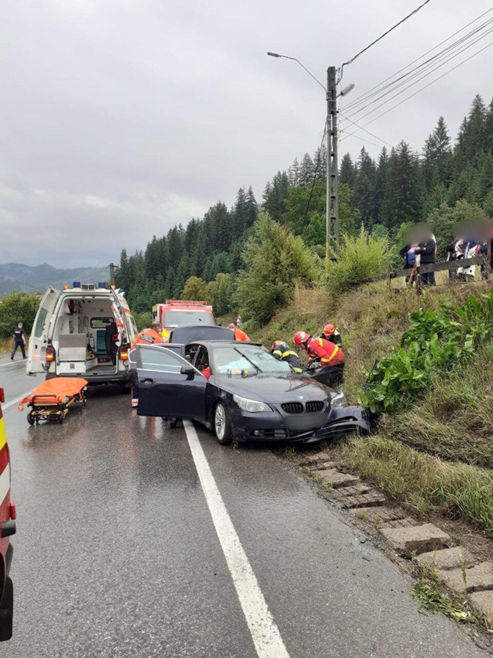 Accidentul a avut loc miercuri, pe drumul european 58, în zona localității Vama