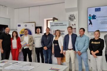 10 tineri NEETs, câștigători ai competiției de idei de planuri de afaceri