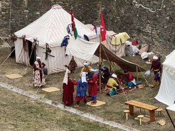 Atmosfera vremurilor de altădată a cuprins Cetatea de Scaun