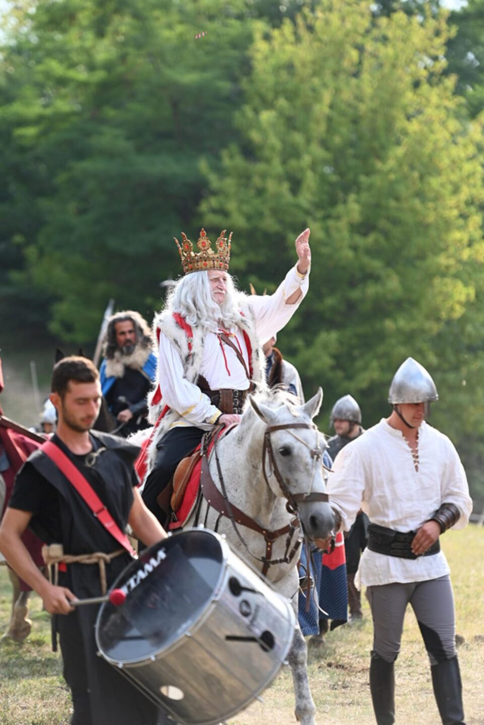Ștefan Cel Mare a ajuns în Cetatea de Scaun a Sucevei după victoria din lupta de la Codrii Cosminului Ștefan Cel Mare a ajuns în Cetatea de Scaun a Sucevei după victoria din lupta de la Codrii Cosminului