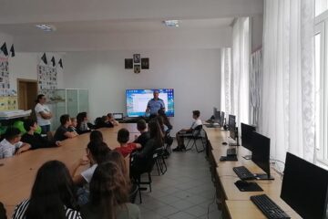 Polițiștii au ”descins” la școala de vară pentru copiii de etnie ucraineană
