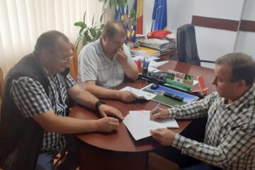 Primarul Tomiță Onisii a semnat contractul pentru prima componentă a celui mai mare proiect implementat în Liteni
