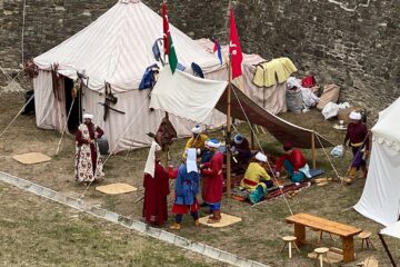 Atmosfera vremurilor de altădată a cuprins Cetatea de Scaun
