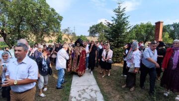 Episcopul Datev Agopian i-a binecuvântat pe oamenii prezenți la Hagigadar