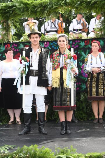 Daniela Ciornei si Vasile Leșan, mireasa Savetuca și mirele Vasilică