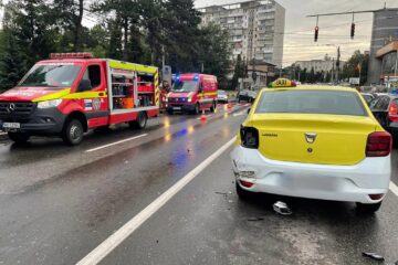 Autoturismul ieșit în decor