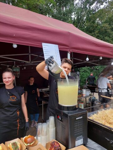 Elevi ai Colegiului Economic au gătit alături de chef Cătălin Scărlătescu