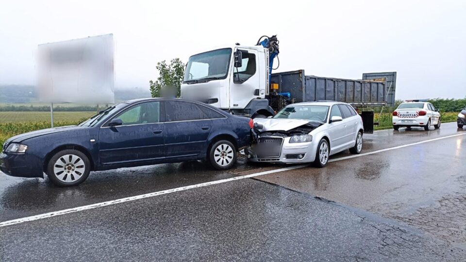 Tamponare cu trei autoturisme și un camion pe șoseaua de centură a Sucevei