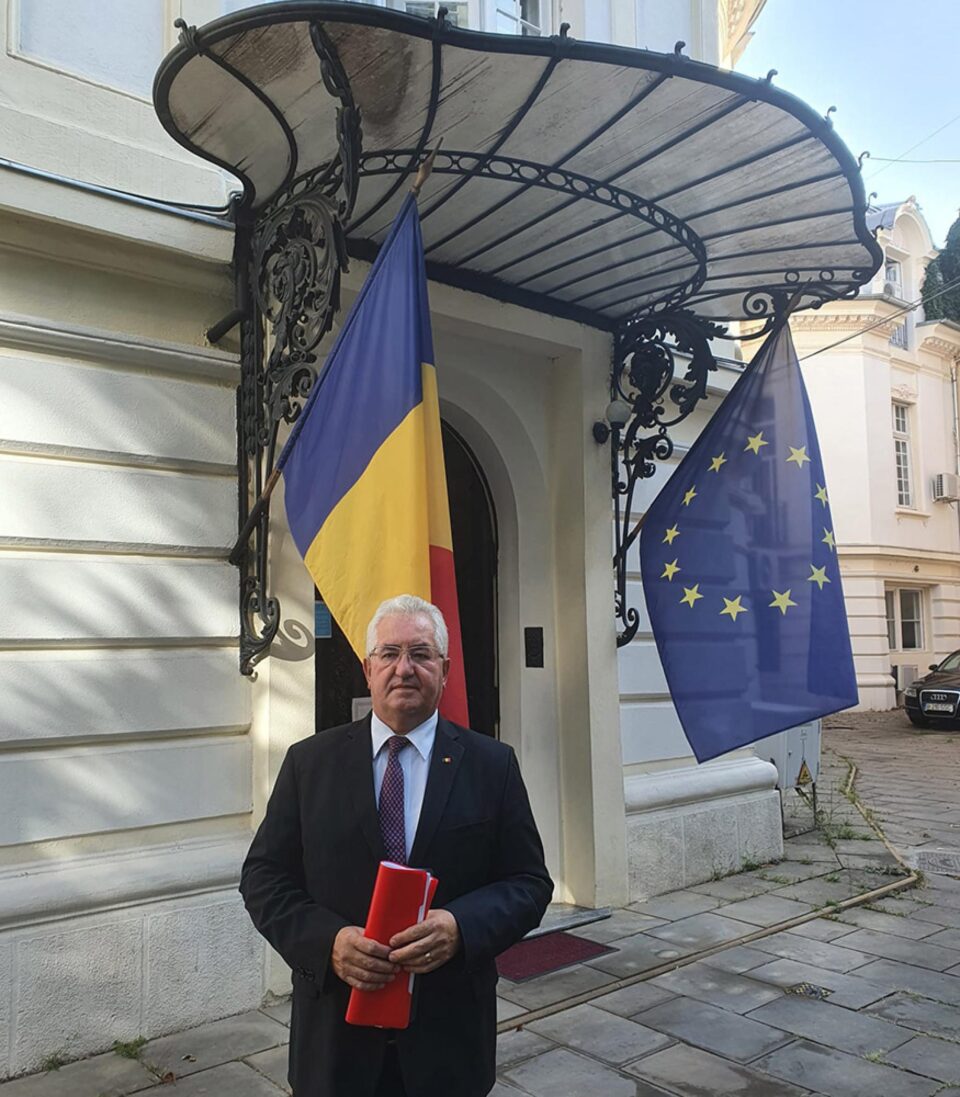 Prezent marți în Capitală, primarul Sucevei, Ion Lungu, a făcut un nou tur de forță pe la ministere